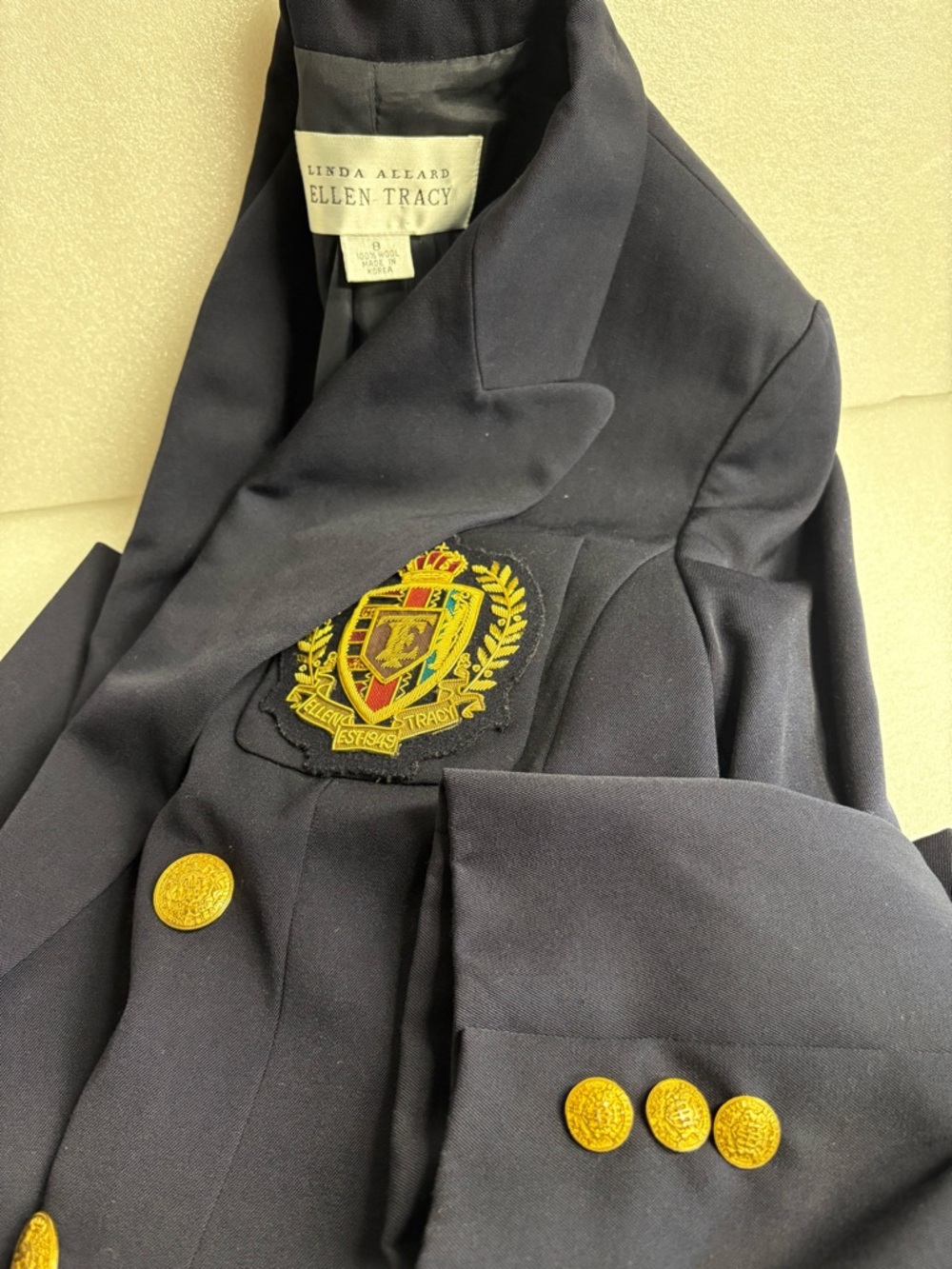 Ellen Tracy Navy Blazer with Gold Crest. 80s VINTAGE w/ 2 extra buttons - Picture 13 of 13